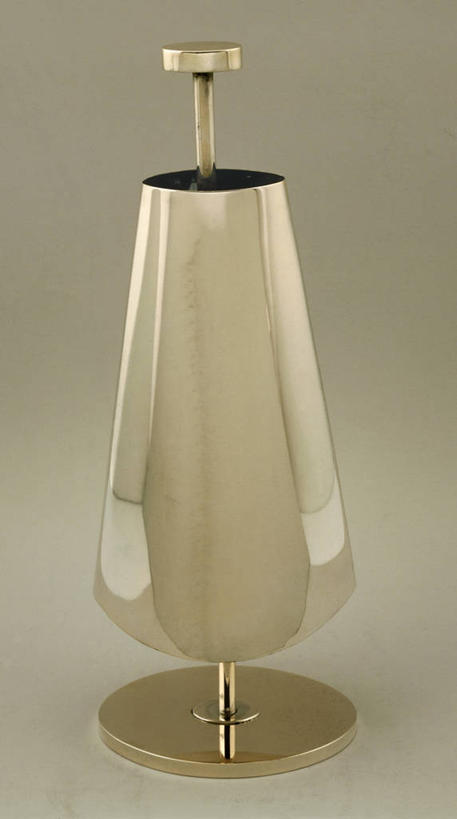 无人,竖图,花瓶,银,灰色背景,装饰,光线,金属,光芒,历史,一个,灰色,摄影,单个,彩图,影棚拍摄