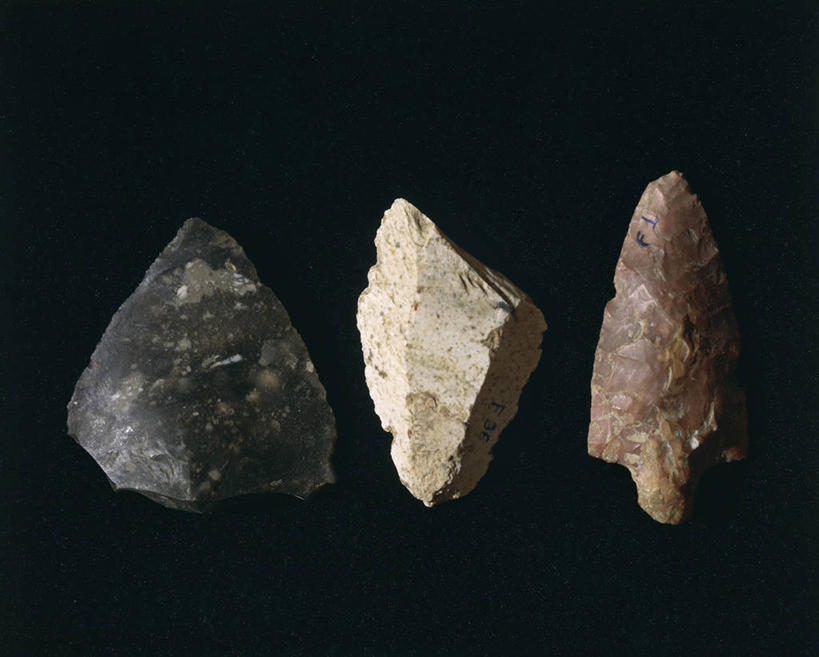 无人,横图,黑色背景,锐利,历史,三个,箭,摄影,锋利,尖锐,美术工艺,岩石,彩图,影棚拍摄