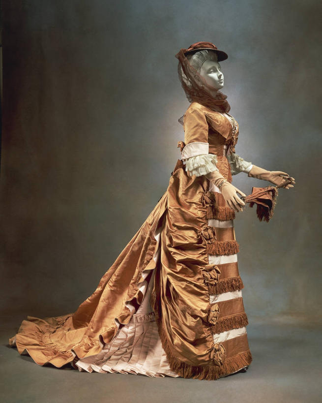 无人,站,竖图,侧面,民族服装,时尚,灰色背景,人造模特,伞,琥珀,褐色,历史,灰色,摄影,创造力,高雅,想法,美术工艺,设计,彩图,影棚拍摄,传统服装,民俗服,缎子