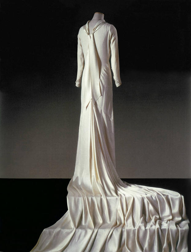 无人,竖图,婚纱,时尚,楼梯,火车,庆祝,人造模特,历史,衣服,摄影,高雅,彩图,影棚拍摄,传统文化,缎子