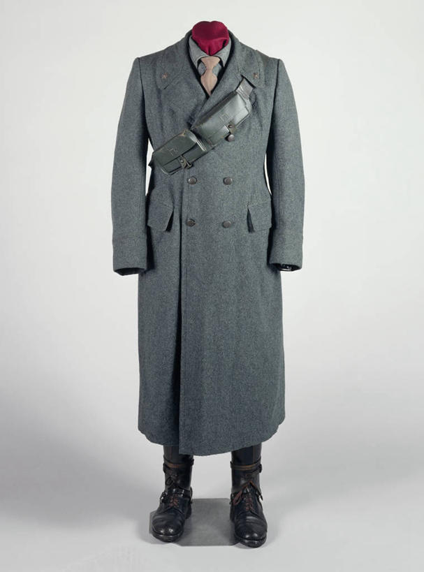 无人,竖图,特写,白色背景,正面,民族服装,军事,领带,历史,腰带,一个,摄影,单个,第二次世界大战,军服,美术工艺,彩图,影棚拍摄,传统服装,民俗服