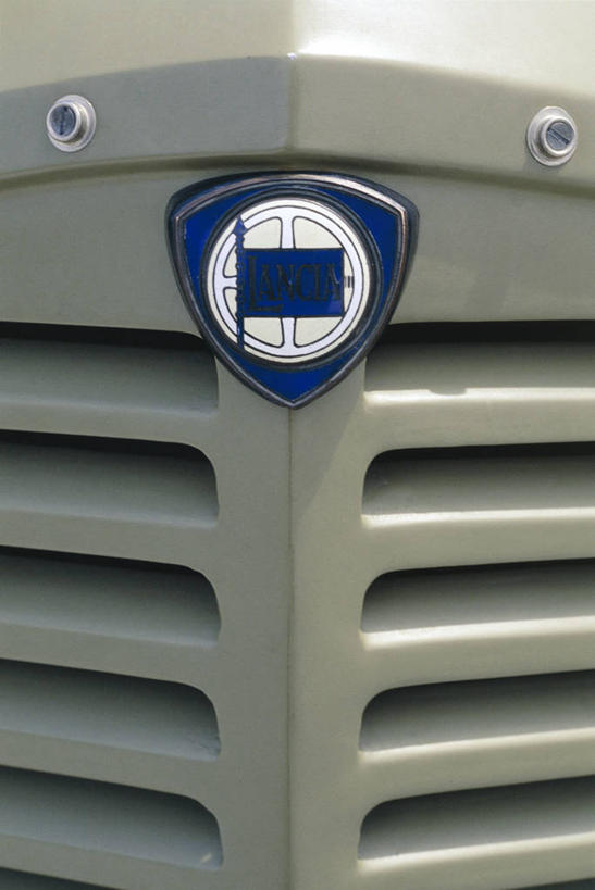 无人,竖图,特写,白天,汽车,军事,金属,绿色,运输,摄影,第二次世界大战,汽车部件,军用车,彩图,格柵