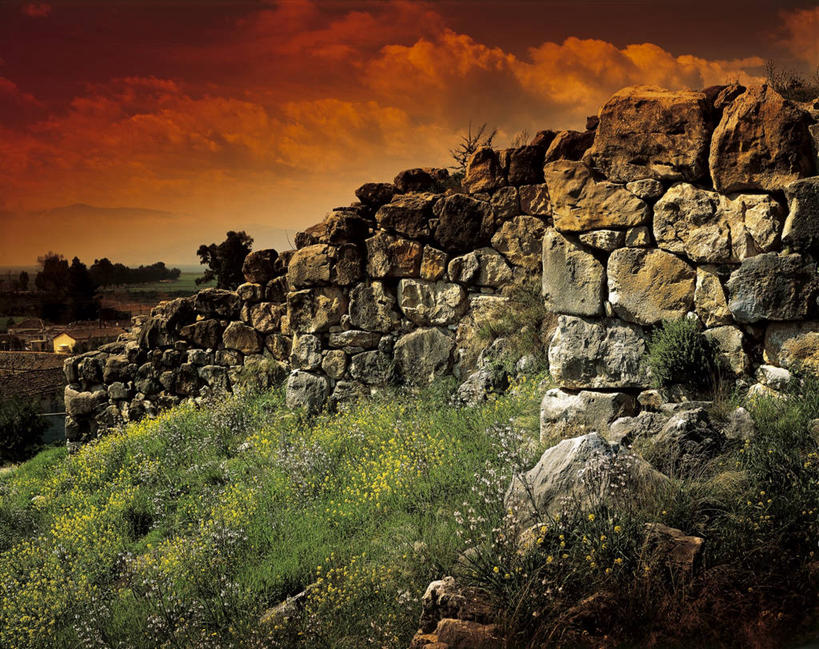 无人,横图,室外,白天,安全,植物,建筑,希腊,欧洲,云,围墙,图像,历史,石墙,废墟,花,天空,概念,摄影,考古学,地中海文化,南欧,希腊文化,边界,主题,自然现象,古典风格,构图,古代文明,伯罗奔尼撒,中部希腊大区,提那雅恩斯,彩图,时空,迈锡尼,传统文化