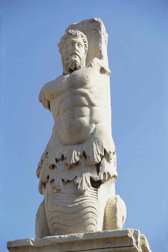 无人,竖图,室外,特写,白天,仰视,建筑,雕塑,希腊,欧洲,标志,雕像,符号,首都,图像,历史,标识,天空,摄影,地中海文化,南欧,主题,视角,雅典,万里无云,性别符号,构图,古代文明,阿提卡,古代史,中部希腊大区,彩图,低角度拍摄,旅行,时空,男性符号,传统文化