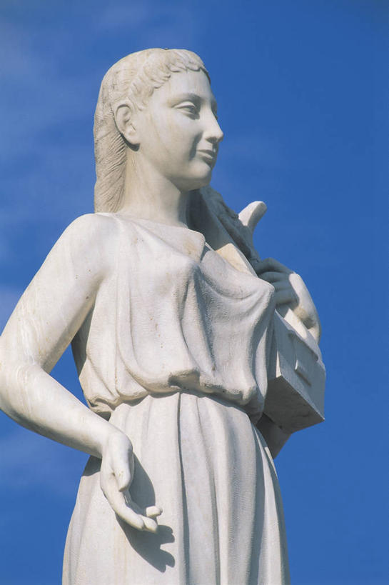 无人,竖图,室外,特写,白天,仰视,雕塑,希腊,欧洲,阴影,雕像,图像,历史,天空,概念,摄影,创造力,地中海文化,南欧,主题,视角,爱琴海群岛,万里无云,构图,莱斯博斯岛,彩图,低角度拍摄,时空,传统文化