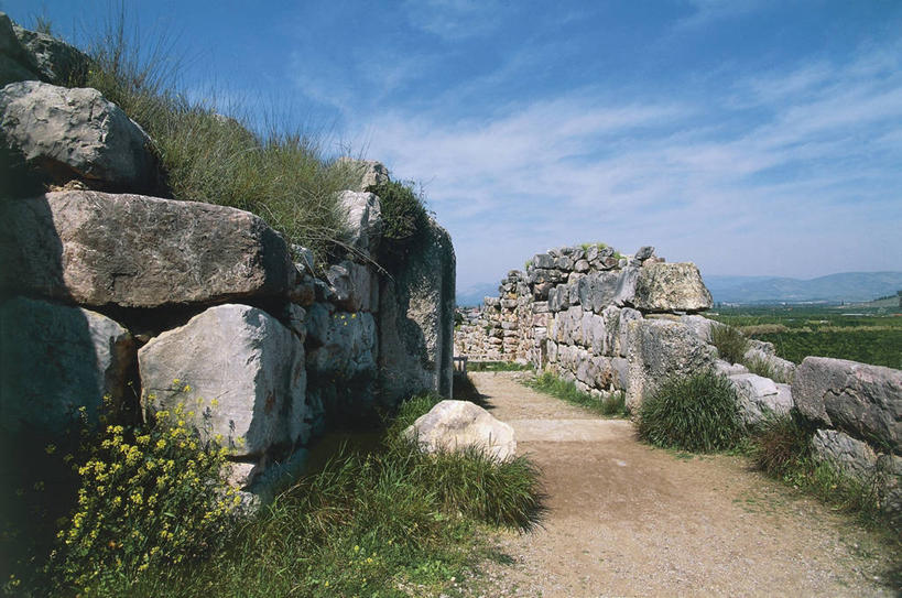 无人,横图,室外,白天,山,植物,建筑,希腊,欧洲,云,围墙,图像,石墙,草,树,天空,摄影,人造,地中海文化,南欧,主题,自然现象,地貌,构图,伯罗奔尼撒,中部希腊大区,提那雅恩斯,彩图,旅行,时空,传统文化,状态