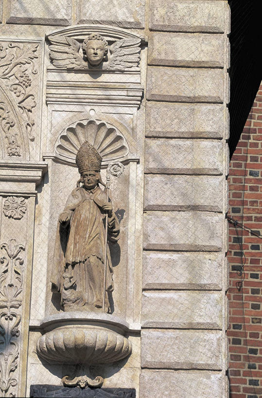 无人,教堂,竖图,室外,特写,白天,建筑,雕塑,欧洲,波兰,节日,雕像,墙,图像,历史,文化,砖墙,祈祷,健康,许愿,摄影,宗教,信仰,纪念,祈求,人造,基督教,宗教建筑,天主教,主题,东欧,构图,克拉科夫,小波兰省,圣玛丽教堂,平安,彩图,旅行,时空