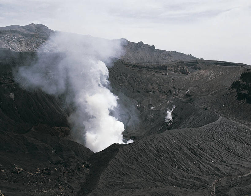 无人,横图,俯视,室外,白天,旅游,度假,火山,美景,山,山脉,日本,地形,火山口,景观,图像,娱乐,自然,享受,休闲,烟,景色,放松,摄影,国家公园,自然风光,主题,爆发,视角,东亚,地貌,九州,熊本,构图,地质学,自然地理,彩图,高角度拍摄,旅行,时空,发光二级管,郊野公园