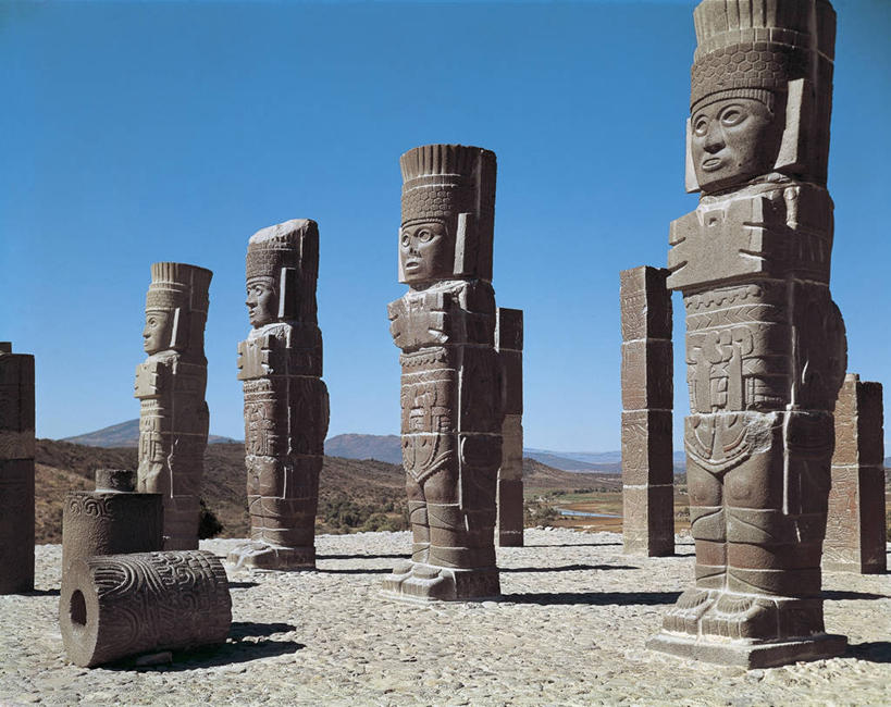 无人,寺庙,横图,室外,白天,仰视,雕塑,墨西哥,一排,阴影,艺术,整齐,装饰,标志,雕刻,雕像,符号,柱子,酒类,首都,图像,历史,标识,酒,饮料,排列,天空,工艺品,地标建筑,概念,摄影,宗教,纪念,保护,美术,考古学,北美,北美洲,拉丁美洲,宗教建筑,队列,主题,美洲,陈列,视角,万里无云,墨西哥城,韦拉克鲁斯州,功能,美学,北亚美利加洲,亚美利加洲,蒸馏酒,墨西哥合众国,仙人掌王国,烈酒,狄奥提瓦康,性别符号,构图,稳定,古代文明,灵性,墨西哥文化,彩图,低角度拍摄,旅行,时空,男性符号,传统文化,托尔特克人,拉美文明,状态