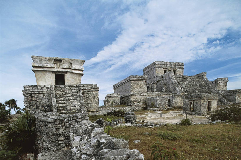 无人,寺庙,横图,室外,白天,建筑,墨西哥,地形,云,酒类,图像,历史,废墟,酒,饮料,天空,地标建筑,南美,摄影,宗教,考古学,人造,北美,拉丁美洲,宗教建筑,主题,美洲,自然现象,肯他纳罗,尤卡坦半岛,尤卡坦州,图伦,蒸馏酒,烈酒,构图,古代文明,灵性,彩图,旅行,神,时空,传统文化,状态