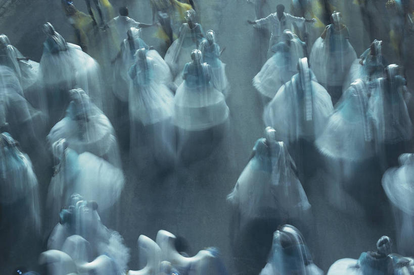 人群,横图,俯视,室外,白天,城市,巴西,狂欢节,表演,朦胧,模糊,庆祝,许多人,图像,表演者,扮演,一群人,概念,南美,摄影,演出,拉丁美洲,都市风光,事件,娱乐活动,主题,美洲,里约热内卢,游行,视角,里约热内卢州,构图,巴西文化,彩图,高角度拍摄,舞蹈,时空,传统文化,里约狂欢节