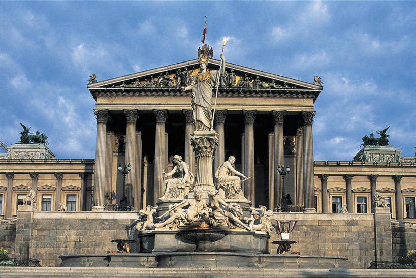 无人,横图,室外,白天,水,城市,建筑,喷泉,奥地利,欧洲,维也纳,云,首都,图像,天空,地标建筑,摄影,人造,政府大楼,风格,都市风光,主题,政府,自然现象,底座,古典风格,雅典,欧洲文化,中欧,雅典卫城,议会大楼,雅典娜,构图,彩图,旅行,时空,传统文化