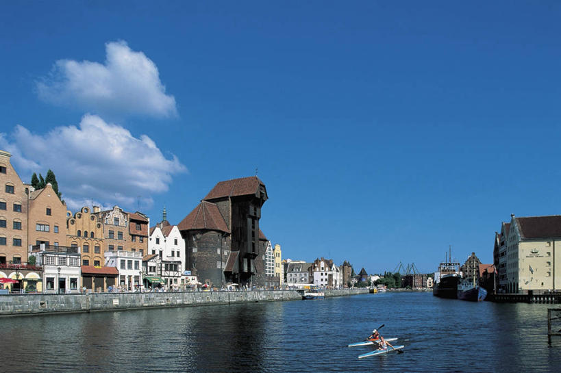 划艇,两个人,横图,室外,白天,河流,植物,城市,建筑,船,欧洲,波兰,墙,流水,云,图像,树,天空,运输,摄影,人造,渡轮,都市风光,客船,主题,自然现象,东欧,中欧,构图,波兰共和国,格但斯克,彩图,旅行,彼得哥什,时空,皮船