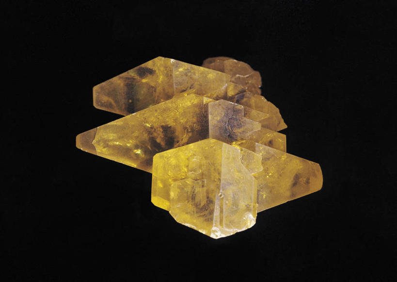 无人,横图,室内,特写,黑色背景,水晶,图像,一个,黄色,黑色,自然,摄影,单个,光滑,主题,自然现象,细腻,构图,平滑,地质学,矿物质,硫磺,自然地理,岩石,彩图,影棚拍摄