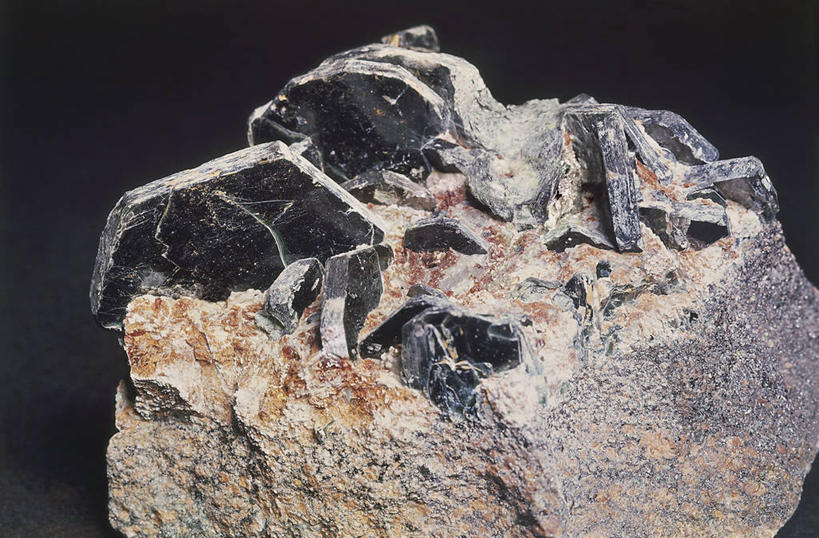 无人,横图,室内,特写,黑色背景,粗糙,金属,图像,一个,黑色,自然,摄影,单个,毛糙,主题,自然现象,铝,构图,地质学,矿物质,镁,自然地理,岩石,彩图,影棚拍摄,粗拙,状态