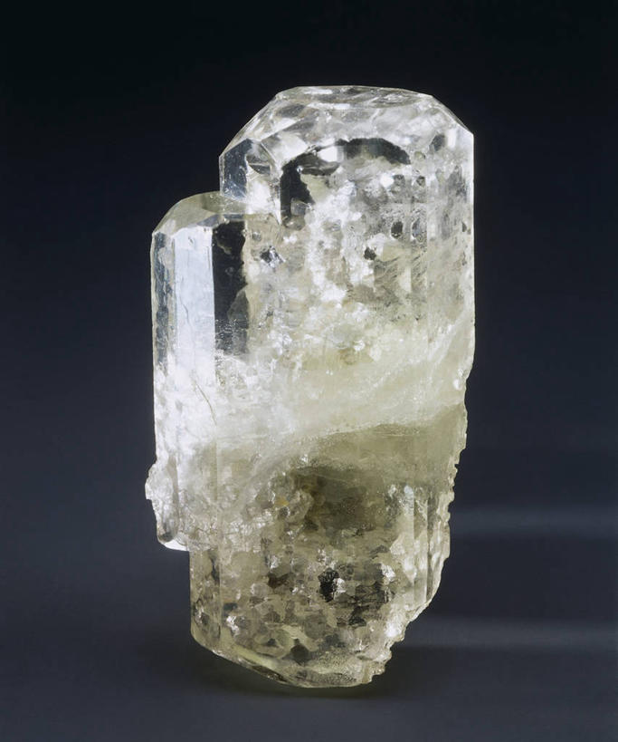 无人,竖图,室内,特写,黑色背景,粗糙,图像,一个,黑色,自然,概念,摄影,单个,毛糙,主题,自然现象,构图,地质学,想法,矿物质,绿柱石,自然地理,岩石,彩图,影棚拍摄,粗拙,状态