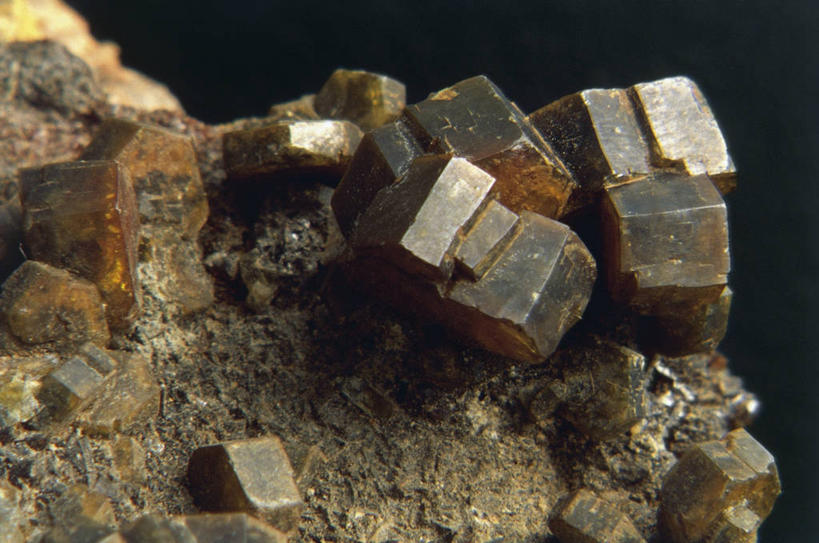 无人,横图,室内,特写,黑色背景,粗糙,图像,黑色,自然,摄影,矿产,毛糙,矿物,主题,自然现象,构图,地质学,矿物质,自然地理,岩石,彩图,影棚拍摄,时空,粗拙,状态,金属矿产