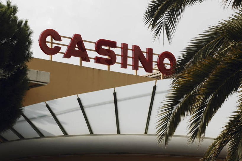 无人,横图,室外,白天,仰视,赌博,运气,风险,建筑,棕榈树,法国,欧洲,文字,赌场,摄影,普罗旺斯,地中海文化,大写字母,彩图,低角度拍摄