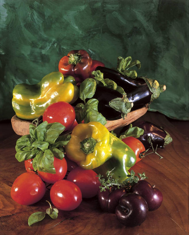 无人,竖图,室内,特写,桌子,樱桃,辣椒,茄子,蔬菜,静物,水果,叶子,许多,青椒,很多,饮食,黄色,红色,摄影,清新,彩椒,健康食物,辣角,红海椒,大椒,辣虎,广椒,甜椒,柿子椒,辣子,海椒,番椒,灯笼椒,彩图