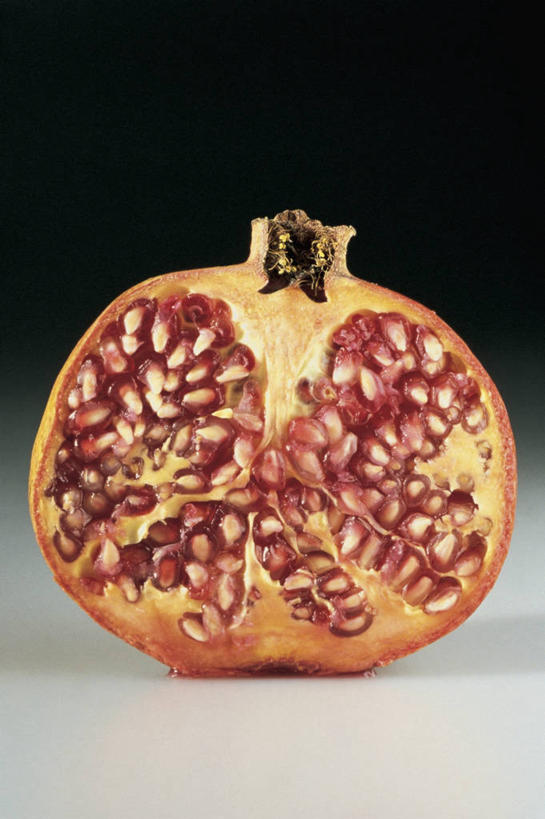 无人,竖图,室内,特写,石榴,静物,水果,种子,饮食,摄影,有机食品,横截面,健康食物,彩图,影棚拍摄