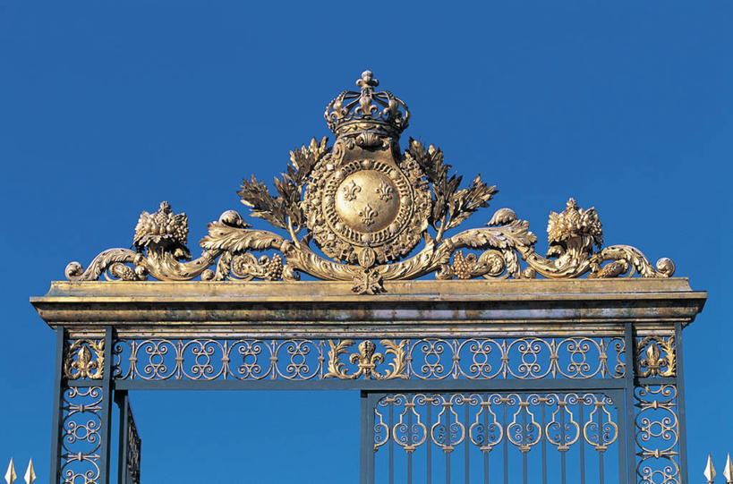 无人,宫殿,横图,室外,白天,仰视,法国,欧洲,装饰,金属,城堡,大门,历史,蓝色,地标建筑,摄影,复杂,地中海文化,法国文化,皇室,万里无云,凡尔赛,法兰西岛大区,设计,彩图,低角度拍摄,传统文化,过去