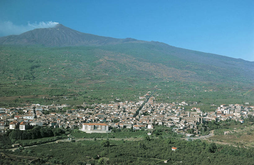 无人,横图,俯视,室外,白天,火山,山,建筑,意大利,欧洲,地平线,城镇,辽阔,地面,天空,自然,广阔,摄影,一望无际,西西里,地中海文化,延伸,自然现象,意大利文化,埃特纳火山,天地相交,无边无际,一马平川,自然地理,彩图,高角度拍摄