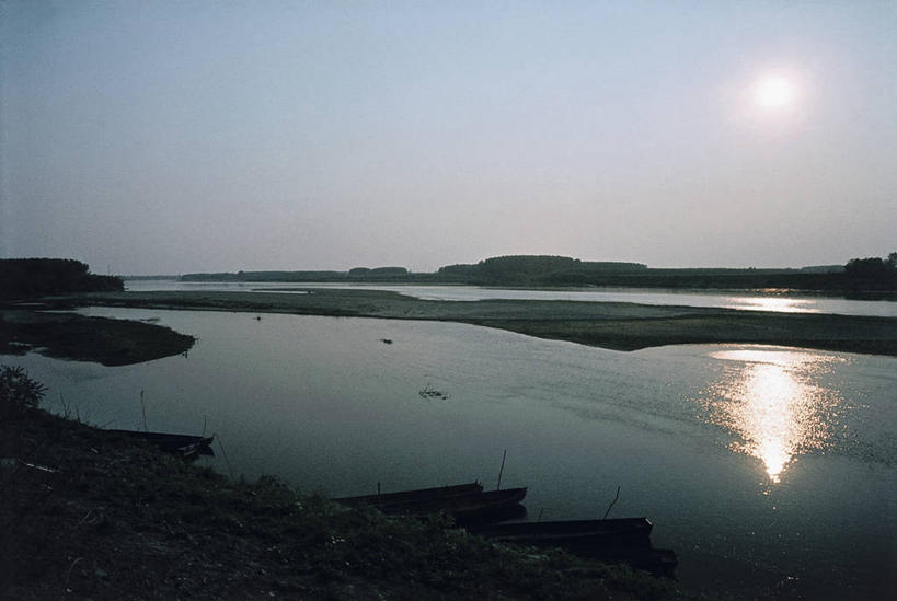 无人,横图,室外,旅游,度假,河流,美景,日落,太阳,船,意大利,欧洲,反射,景观,娱乐,风景,自然,享受,休闲,景色,放松,运输,摄影,宁静,地中海文化,自然风光,剪影,意大利文化,伦巴第大区,万里无云,彩图,波河