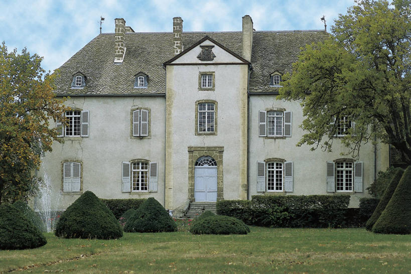 无人,横图,室外,白天,草坪,建筑,法国,欧洲,城堡,云,历史,草,树,天空,摄影,地中海文化,奥弗涅,彩图,过去