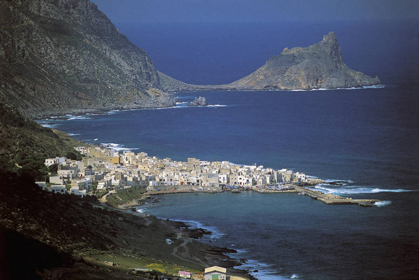 无人,横图,俯视,室外,白天,旅游,度假,海洋,美景,建筑,意大利,欧洲,岛,海岸线,景观,城镇,娱乐,自然,享受,休闲,景色,放松,摄影,西西里,地中海文化,自然风光,意大利文化,埃加迪群岛,自然地理,海滩,彩图,高角度拍摄