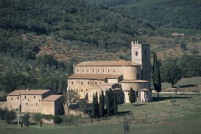 无人,教堂,横图,室外,白天,山,建筑,意大利,欧洲,地形,山谷,树,自然,摄影,宗教,基督教,宗教建筑,地中海文化,意大利文化,托斯卡纳区,维得斯卡,灵性,修院,彩图,蒙塔西诺