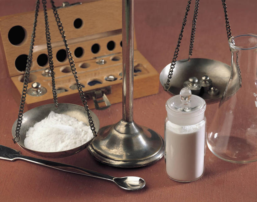 无人,横图,室内,特写,风险,静物,科学,测量,烧瓶,平衡,摄影,测量工具,准确,量匙,危险,秤,彩图,钾