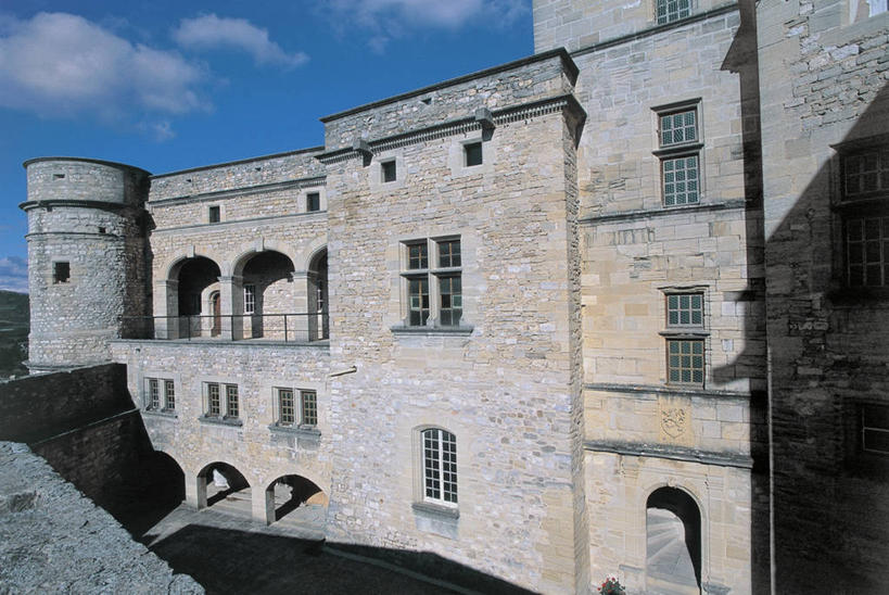 无人,横图,室外,白天,窗户,建筑,法国,欧洲,阴影,城堡,墙,云,围墙,历史,天空,摄影,普罗旺斯,地中海文化,沃克吕兹,彩图,过去