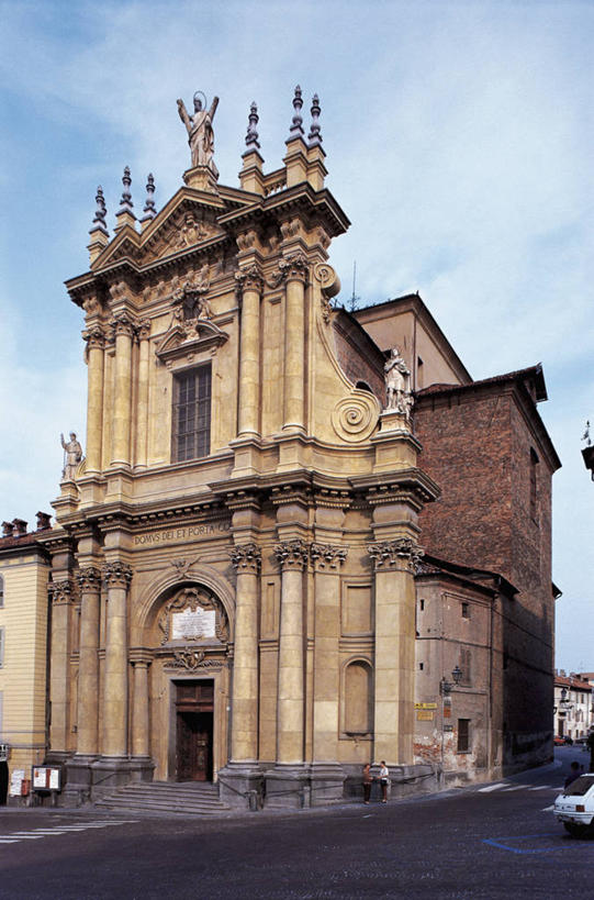 无人,教堂,竖图,室外,白天,建筑,雕塑,意大利,欧洲,雕像,柱子,拱门,天空,胸罩,摄影,宗教,基督教,宗教建筑,地中海文化,意大利文化,巴洛克风格,灵性,彩图