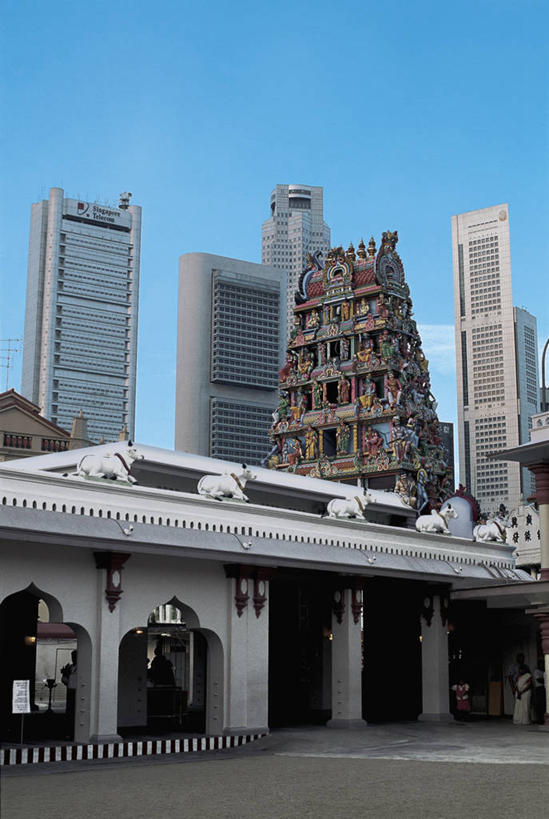 无人,寺庙,竖图,室外,白天,仰视,城市,建筑,雕塑,新加坡,亚洲,雕像,唐人街,首都,蓝色,天空,地标建筑,摄影,宗教,东南亚,宗教建筑,中国文化,新加坡市,印度教,灵性,马里安曼兴都庙,彩图,低角度拍摄
