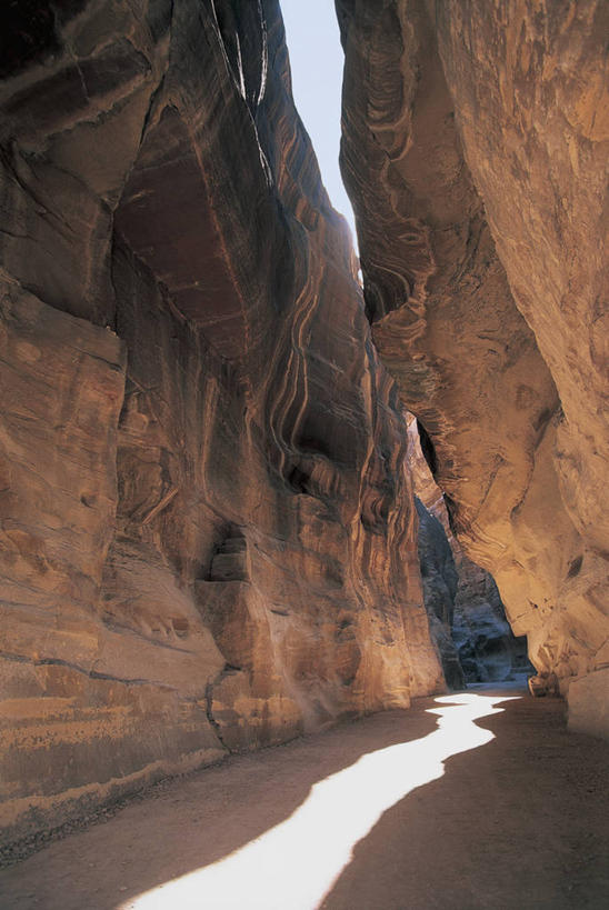 无人,竖图,室外,白天,峡谷,约旦,亚洲,阴影,小路,褐色,历史,自然,摄影,考古学,中东,岩层,地中海文化,佩特拉,古代文明,岩石,彩图,过去