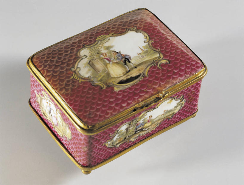 无人,横图,室内,特写,白色背景,德国,欧洲,艺术,陶瓷制品,历史,盒子,一个,摄影,单个,西欧,鼻烟壶,中欧,美术工艺,设计,彩图,影棚拍摄