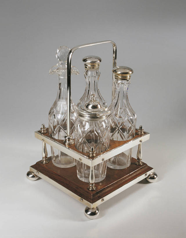 无人,竖图,室内,特写,静物,餐具,英国,欧洲,五个,许多,装饰,透明,木制,篮子,调味瓶,英格兰,把手,工艺品,摄影,西欧,北欧,美术工艺,玻璃杯,彩图,影棚拍摄