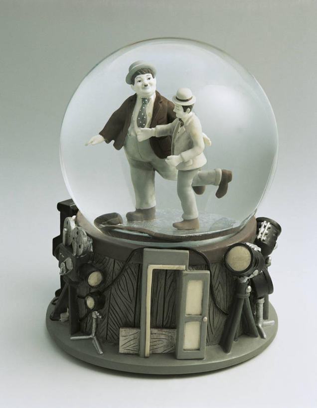 无人,竖图,插画,室内,特写,数码,科技,玩具,雕塑,阴影,艺术,装饰,透明,网络,标志,雕刻,雕像,符号,商品,高光,几何,计算机图形,合成,图画,标识,画,一个,纪念品,工艺品,摄影,单个,纪念,美术,电脑合成图,数码合成图,创造力,合成图,记忆,主题,漫画,陈列,写实,具体,具象,功能,美学,雪花球,性别符号,想法,步行,彩图,影棚拍摄,喜剧演员,男性符号,名声