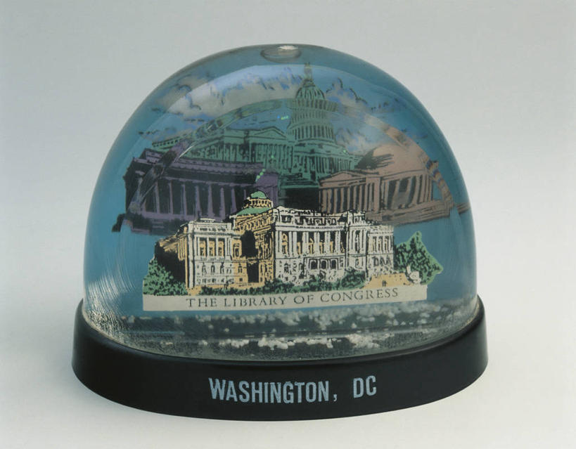 无人,图书馆,横图,室内,特写,建筑,玩具,雕塑,美国,艺术,装饰,透明,雕刻,雕像,符号,商品,文字,首都,一个,纪念品,工艺品,地标建筑,摄影,单个,纪念,英文字母,美术,权威,创造力,北美,政府大楼,北美洲,记忆,主题,政府,美洲,陈列,华盛顿特区,美国国会图书馆,功能,美学,北亚美利加洲,亚美利加洲,雪花球,美国国会山,彩图,影棚拍摄,美利坚合众国,国会