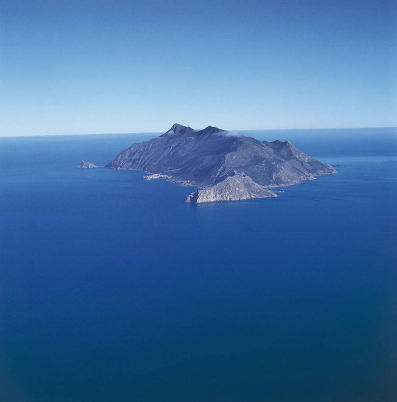 无人,竖图,方图,俯视,航拍,室外,白天,旅游,度假,海洋,美景,水,意大利,欧洲,岛,地平线,景观,水平线,娱乐,蓝色,风景,天空,自然,享受,休闲,景色,放松,摄影,宁静,西欧,地中海,西西里,鸟瞰,地中海文化,南欧,自然风光,意大利文化,万里无云,埃加迪群岛,自然地理,彩图,高角度拍摄,旅行