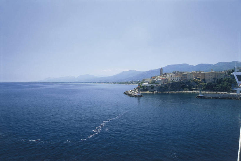 无人,横图,室外,白天,马赛,海洋,山,山脉,水,建筑,法国,欧洲,蓝色,风景,天空,自然,运输,摄影,科西嘉,西欧,地中海文化,中欧,万里无云,巴斯蒂亚,罗纳河口,彩图,旅行,海港,旧港