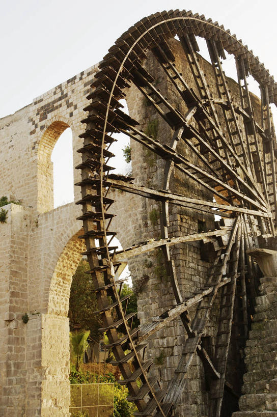 无人,竖图,室外,白天,仰视,技术,河流,叙利亚,亚洲,墙,拱门,水车,天空,地标建筑,工业,摄影,能源,中东,地中海文化,替代能源,哈马,彩图,低角度拍摄,旅行