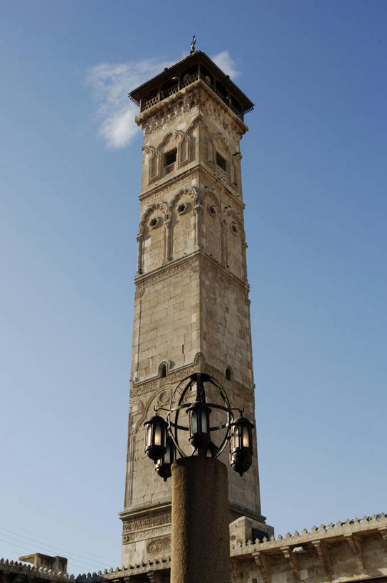 无人,竖图,室外,白天,仰视,建筑,路灯,叙利亚,亚洲,云,塔,首都,历史,天空,地标建筑,摄影,宗教,尖塔,伊斯兰教,中东,照明设备,宗教建筑,地中海文化,清真寺,大清真寺,灵性,大马士革,倭马亚大清真寺,阿勒颇,彩图,低角度拍摄,旅行,联合国教科文组织,时代,过去