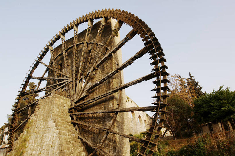 无人,横图,室外,白天,仰视,技术,河流,建筑,叙利亚,亚洲,墙,水车,天空,地标建筑,工业,摄影,能源,中东,地中海文化,替代能源,哈马,彩图,低角度拍摄,旅行