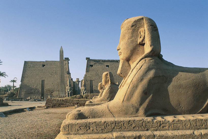 无人,横图,度假,美景,城市风光,城市,建筑,非洲,埃及,景观,联合国,娱乐,蓝色,天空,地标建筑,享受,休闲,景色,放松,摄影,气候,中东,北非,中东文化,卡尔纳克神殿,万里无云,鲁克索神殿,埃及文化,古代文明,底比斯,自然地理,彩图,联合国教科文组织,埃及卢克索