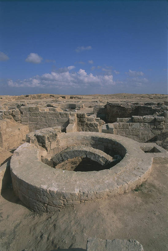 无人,竖图,度假,美景,城市风光,城市,建筑,非洲,埃及,景观,联合国,娱乐,废墟,享受,休闲,储油罐,景色,放松,摄影,中东,北非,中东文化,埃及文化,亚历山大港,古代文明,自然地理,彩图,联合国教科文组织