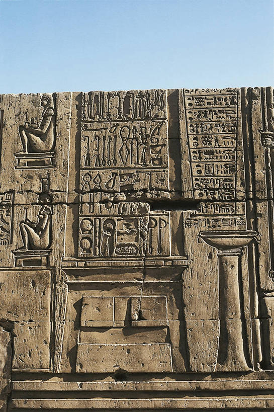 太阳穴,无人,竖图,室外,白天,埃及,褐色,历史,废墟,天空,摄影,宗教,中东,象形文字,北非,中东文化,万里无云,埃及文化,古埃及文明,古代文明,美术工艺,设计,彩图,旅行,减轻