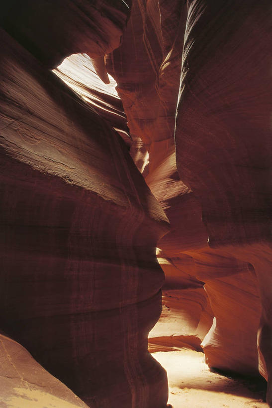 无人,竖图,室外,白天,旅游,度假,石头,美景,山,峡谷,美国,裂缝,石子,地形,景观,山谷,娱乐,风景,自然,地标建筑,享受,休闲,景色,放松,摄影,亚利桑那,北美,气候,北美洲,国家公园,岩层,自然风光,美洲,亚利桑那州,沉积岩,大峡谷之州,北亚美利加洲,亚美利加洲,式样,地质学,羚羊峡谷,沙岩,上羚羊峡谷,自然地理,石块,岩石,彩图,美利坚合众国,郊野公园