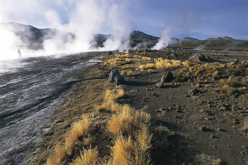 无人,横图,室外,白天,旅游,度假,火山,美景,温泉,智利,围绕,蒸汽,地形,景观,烟雾,娱乐,自然,享受,休闲,烟,景色,南美,放松,摄影,缭绕,灌木,南美洲,气候,拉丁美洲,自然风光,美洲,旋绕,间歇泉,亚美利加洲,南亚美利加洲,智利共和国,萦绕,空气污染,回绕,地质学,安托法加斯塔大区,自然地理,活火山,彩图,精力
