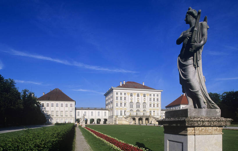 无人,宫殿,横图,室外,白天,草坪,城市,建筑,雕塑,德国,雕像,花坛,庭院,历史,慕尼黑,草,花,摄影,都市风光,德国文化,巴洛克风格,中欧,巴伐利亚,宁芬堡,树篱,上巴伐利亚,彩图